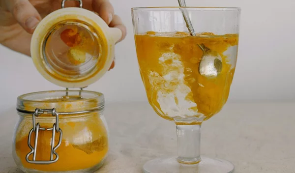 Μπορεί ο κουρκουμάς να βοηθήσει στην απώλεια βάρους; Η απάντηση των ειδικών