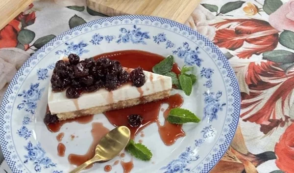 Το πιο ελαφρύ και δροσερό cheesecake με γιαούρτι - Πανεύκολο γλυκό