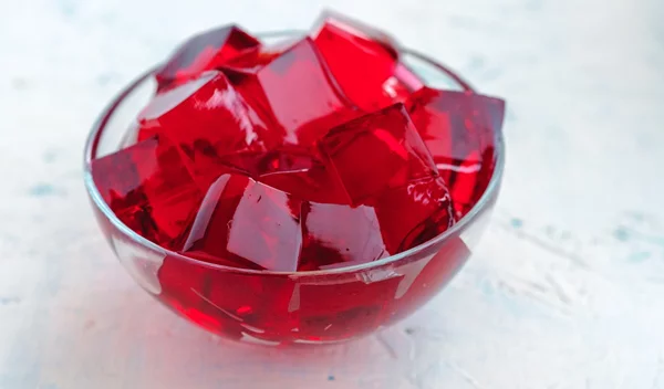 Ζελατίνη: Το φθηνό superfood που κατακτά το TikTok - Σώζει όντως δέρμα, μαλλιά και έντερο;