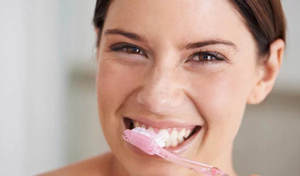 Ευαισθησία στα δόντια: Τι την προκαλεί;