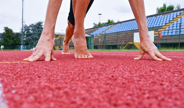 5 λόγοι για να γυμναστείς χωρίς αθλητικά παπούτσια