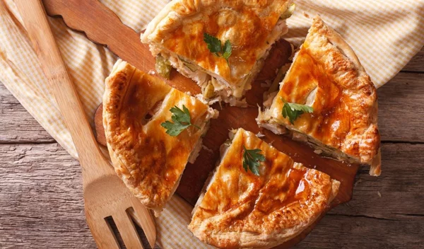 Κοτόπιτα με λίγα λιπαρά: Το αγαπημένο σπιτικό σνακ με "κρυμμένα" λαχανικά