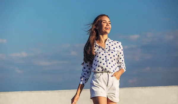 Τα 5 σορτς που εάν επιλέξεις φέτος το καλοκαίρι θα μαρτυρούν ότι είσαι fashionista