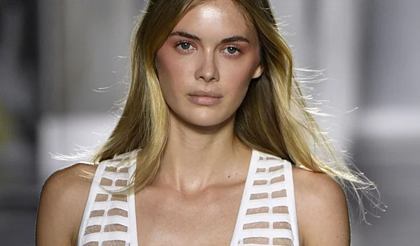 Η νέα τάση στο γαλλικό μανικιούρ που θα κάνει θραύση