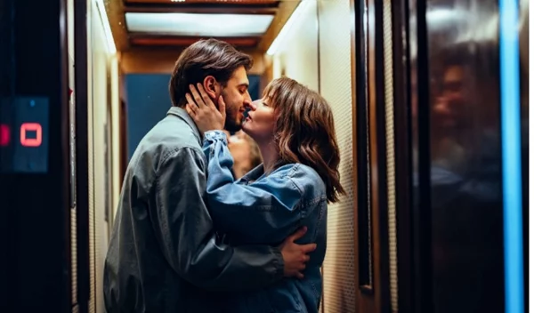 Οι άντρες δεν κάνουν πολλές ερωτήσεις στα πρώτα ραντεβού. Αλλά γιατί;