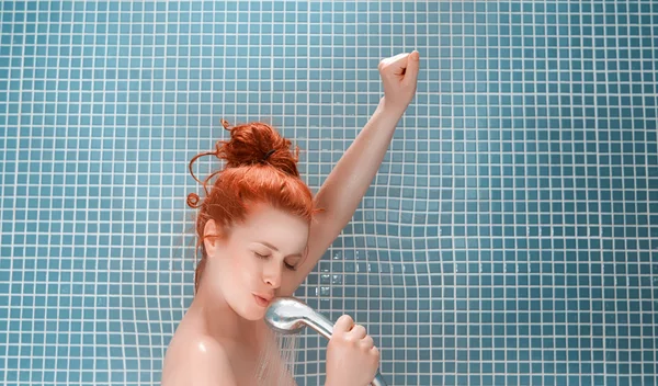 Πρέπει ή δεν πρέπει να κάνεις κάθε μέρα ντους; Τι λένε οι δερματολόγοι