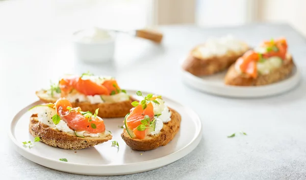 Πώς τα ω-3 λιπαρά οξέα δρουν θετικά στη διάθεση; Η διατροφολόγος εξηγεί