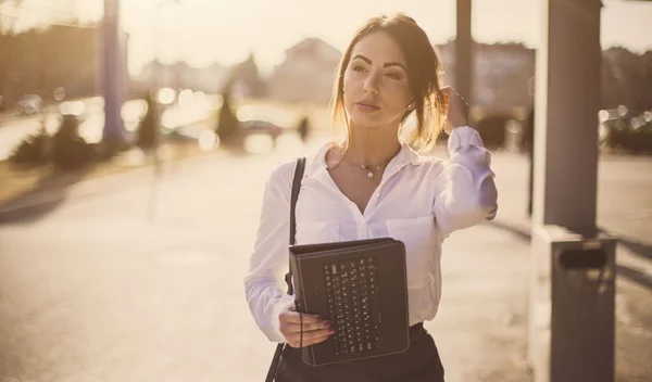 Inspo looks: Τι να φορέσεις αυτές τις ημέρες στο γραφείο;