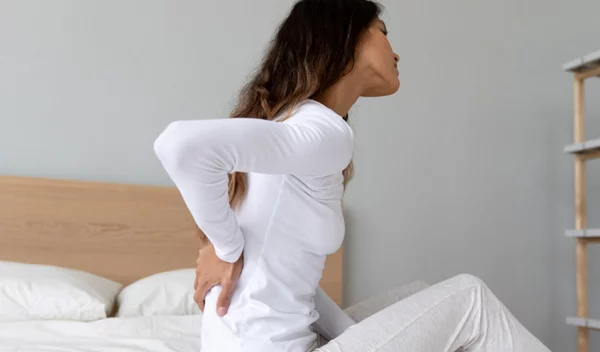 Πόνος στη μέση: Πώς θα εξηγήσουμε στο γιατρό τι νιώθουμε