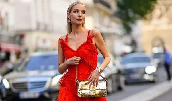 Η νέα εκδοχή στο πολυτελές μανικιούρ που επιλέγουν οι πιο chic γυναίκες