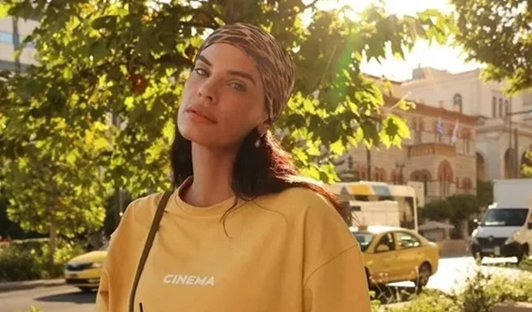 Χριστίνα Μπόμπα: Αυτή είναι η σούπερ οικονομική mascara που χρησιμοποιεί καθημερινά