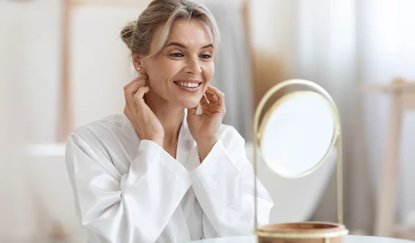 2 skincare μυστικά αντιγήρανσης που θα κάνουν τον χρόνο σύμμαχό σου