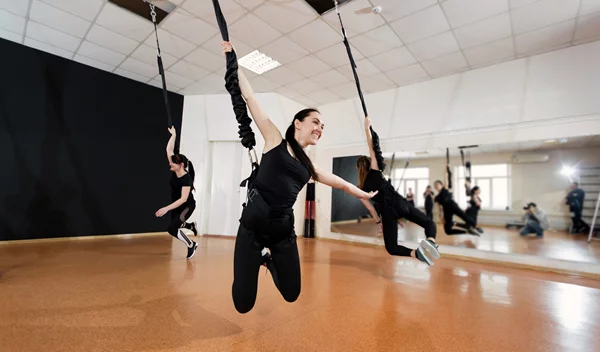 Βαρέθηκες τις κλασικές ασκήσεις γυμναστικής; Το bungee fitness θα είναι ό,τι πιο fun έχεις δοκιμάσει