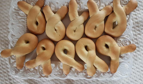 Συνταγή για τα πιο μαλακά πασχαλινά κουλουράκια - Χωρίς ζάχαρη