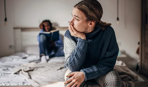 Τι είναι το stashing, το νέο dating trend που δεν εύχεσαι να σου τύχει;