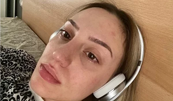 Άννα Κορακάκη: "Υποφέρω από αϋπνίες, ανασφάλεια και καταθλιπτικά επεισόδια"