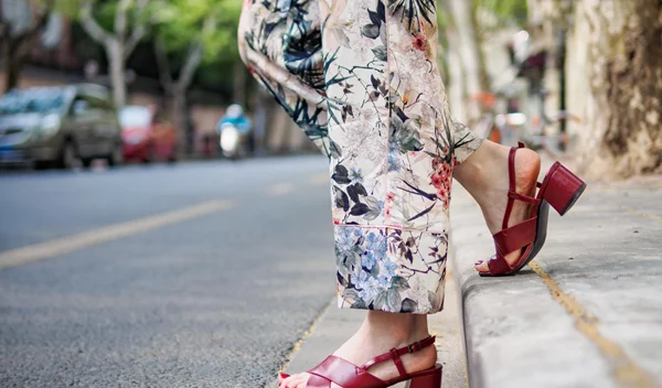 Τα πιο ινσταγκραμικά χρώματα νυχιών που προτιμούν τώρα οι διασημότερες influencers