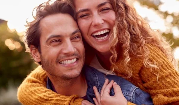 Η Gen Z πιστεύει ότι οι άντρες πρέπει να αναλάβουν τα ηνία στις σχέσεις