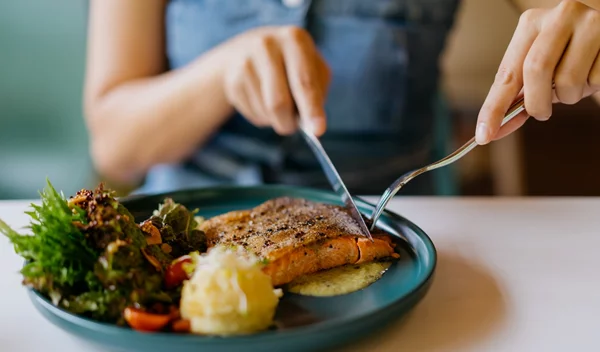 Ξεκίνησες διατροφή πριν τα Χριστούγεννα; 7 έξυπνα μυστικά για να μην τη χαλάσεις