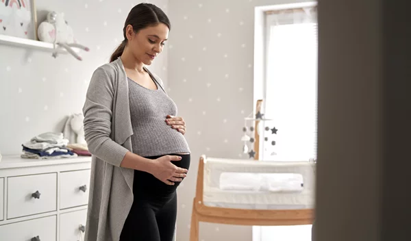 Γιατί οι κλωτσιές του μωρού μέσα στην κοιλιά της μητέρας είναι ευεργετικές