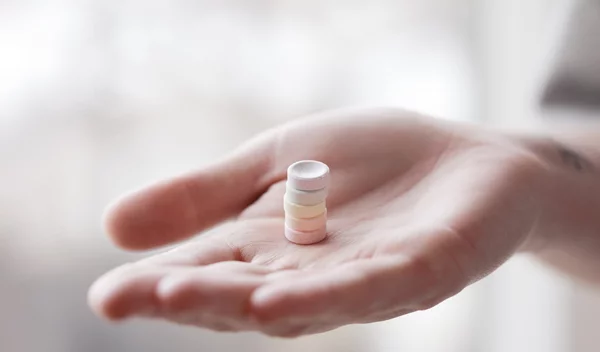 Οι πιο απαραίτητες βιταμίνες στα 30, στα 40, στα 50 και στα 60 σου