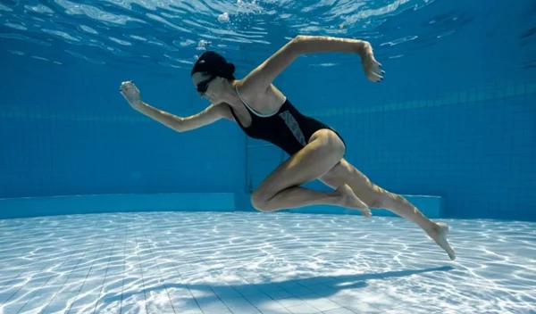 Η καλύτερη γυμναστική στις διακοπές που θα σε κάνει κομμάτια