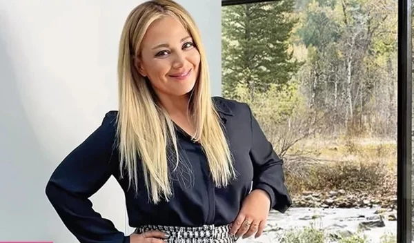 Στο δερματολόγο η Νάνσυ Ζαμπέτογλου: Η θεραπεία που κάνει την επιδερμίδα της να λάμπει