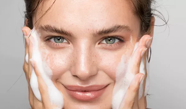 5 λάθη που πιθανόν κάνεις στη ρουτίνα καθαρισμού σου