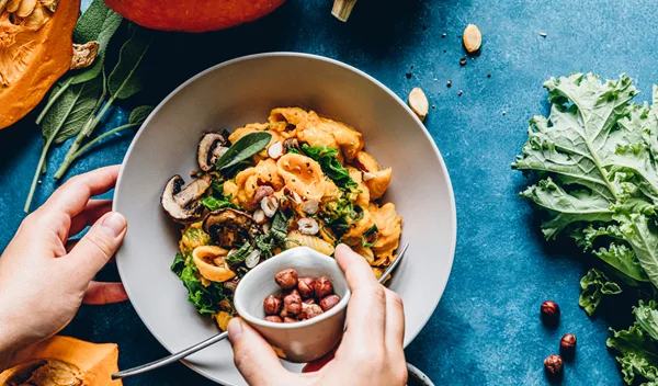 Ποια είναι τα συστατικά που πρέπει να περιέχει ένα ολοκληρωμένο vegan γεύμα;