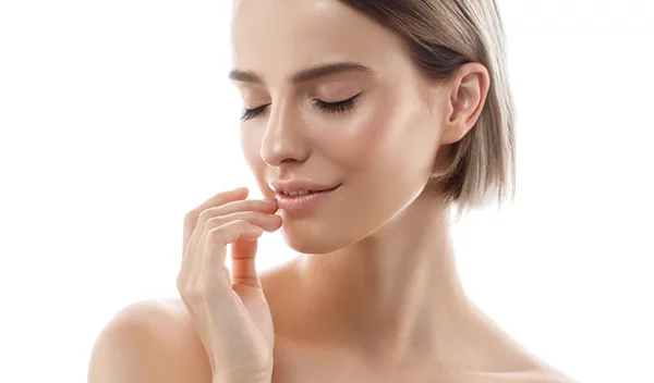 Πώς θα αποκτήσεις την πιο καθαρή και λαμπερή επιδερμίδα