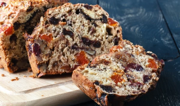 Το πιο εύκολο κέικ φρούτων – Με 3 υλικά