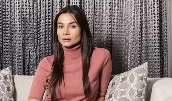 How to Flex your Hair: Το viral styling tool που θα σου χαρίσει τα πιο κομψά χτενίσματα