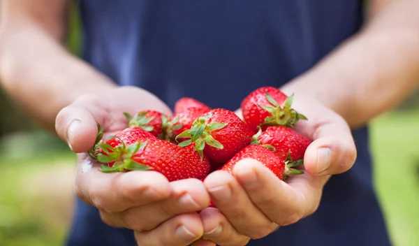 7 λαχταριστά προϊόντα ομορφιάς που θυμίζουν φρούτο εποχής