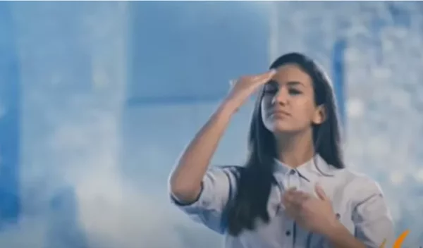 O Εθνικός Ύμνος "μεταφράστηκε" στη νοηματική γλώσσα (βίντεο)