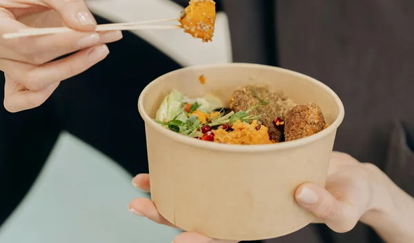 Μεγαλώνουμε - αλλά δε γερνάμε: Το διατροφικό μυστικό που χαρίζει χρόνια σύμφωνα με νέα έρευνα