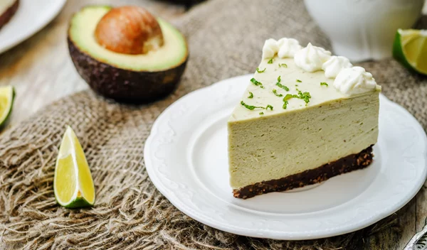 Cheesecake με αβοκάντο και γιαούρτι