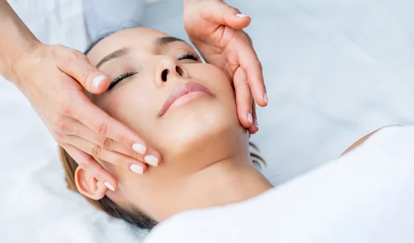 Οι θεραπείες ομορφιάς που πρέπει να αποφεύγεις το καλοκαίρι