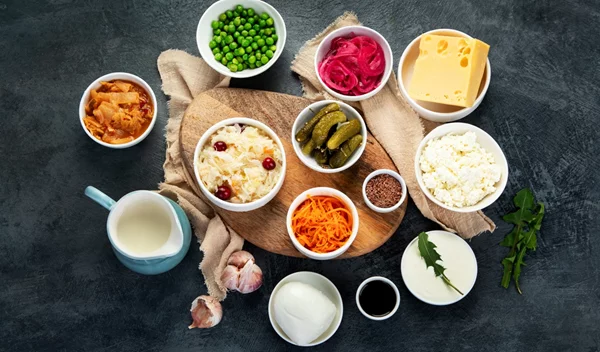 Οι 23 τροφές που είναι οι καλύτερες πηγές πρεβιοτικών για ένα υγιές και δυνατό έντερο [λίστα]