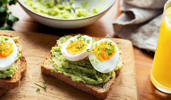 Αντί για αβοκάντο: 5 διαφορετικοί πουρέδες για το τοστ με αυγό