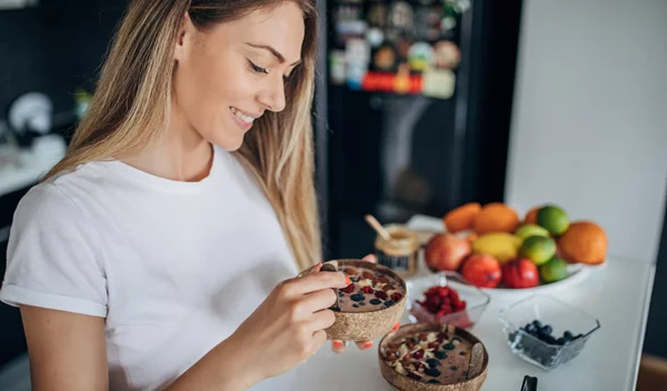 9 φρούτα με περισσότερες φυτικές ίνες από ένα μήλο