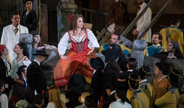 Carmen: Ένα οπερατικό υπερθέαμα από την Αρένα  της Βερόνας σε σκηνοθεσία Franco Zeffirelli