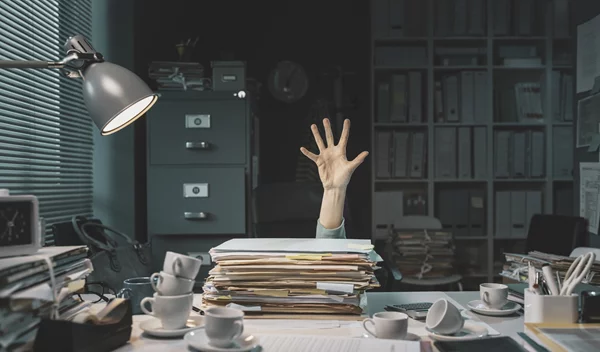 Μην αφήνεις τη δουλειά σου να σε καταβάλλει | 5 στρατηγικές