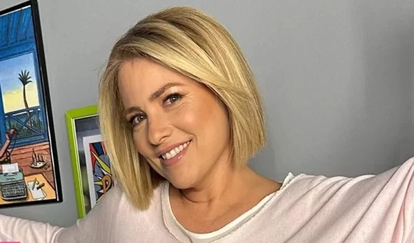 "Αυτή η γυναίκα λάμπει": Η αλλαγή της Μαριάννας Τουμασάτου που ενθουσίασε τους ακόλουθούς της