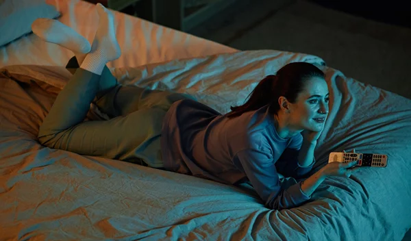 Αφήνεις την τηλεόραση συνέχεια ανοιχτή; Τι λέει για σένα η επιστήμη