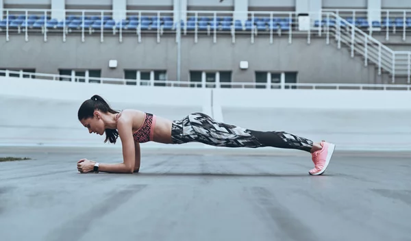 Οι τρεις ασκήσεις που θα δυναμώσουν τον κορμό σου