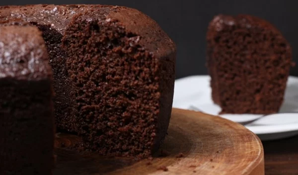 Συνταγή για το πιο σοκολατένιο κέικ - Με λίγα υλικά και χωρίς μίξερ