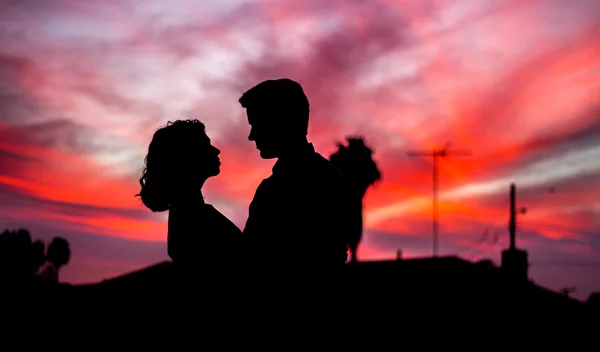 Όταν μια σχέση δεν τραβάει: Ποια είναι τα σημάδια και πώς να το αντιμετωπίσεις;