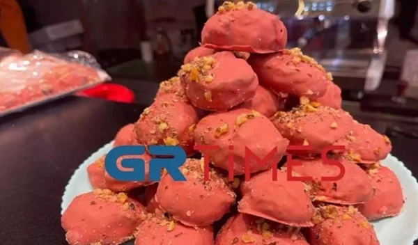 Viral τα ροζ μελομακάρονα της Θεσσαλονίκης - Κάνουν θραύση, πώς φτιάχνονται