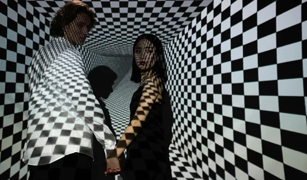 Τι είναι τα ενεργειακά βαμπίρ και πώς μας εξαντλούν;