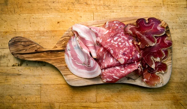 Δε θέλεις να τρως αλλαντικά; Δες με τι μπορείς να τα αντικαταστήσεις